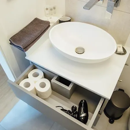 Apartment Peaceful Oasis With Air Conditioner Location *