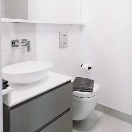 Peaceful Oasis With Air Conditioner Location Apartment