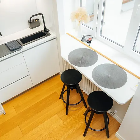 Peaceful Oasis With Air Conditioner Location 里加