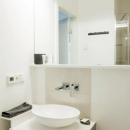 Peaceful Oasis Ac, Quiet Yard, Location *