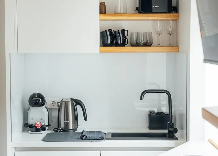 Dzīvoklis Peaceful Oasis Ac, Quiet Yard, Location