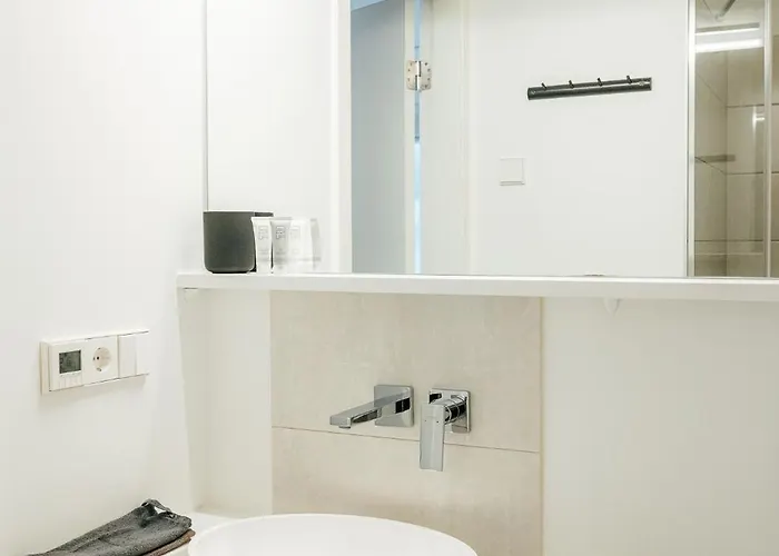 Peaceful Oasis Ac, Quiet Yard, Location *