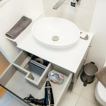 Апартаменти Peaceful Oasis Ac, Quiet Yard, Location Рига